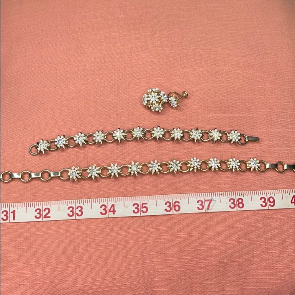 Vintage Necklace and bracelet one earring
